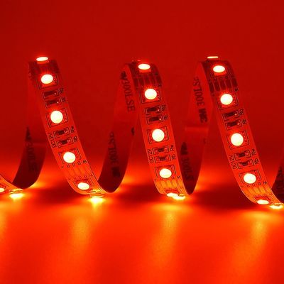 24V SMD 5050 Rgbwは1つの屋外のための暖かい白色光の5m防水滑走路端燈のストリップ4を導いた